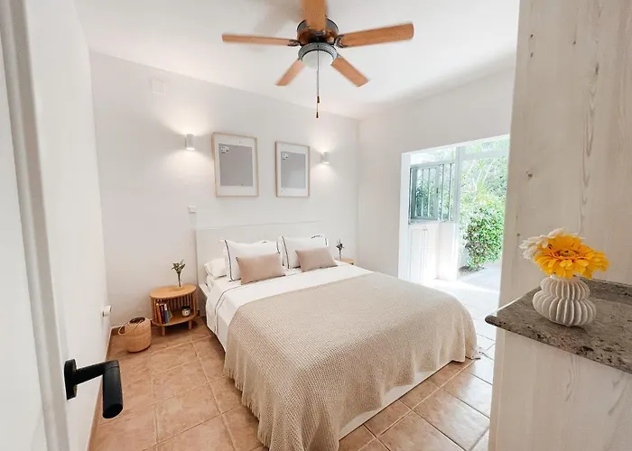 A Un Paso De La Playa Con Piscina Privada